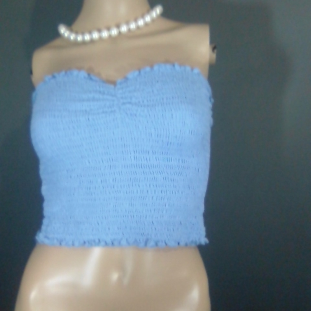 Urban outfitters cropped top size M